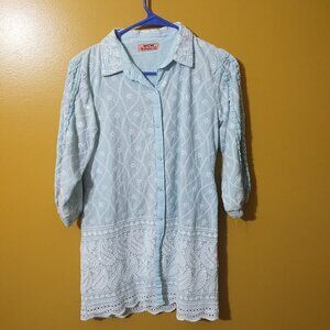 WOW by Gorgeous 3/4 Sleeve Button Down Blouse with Lace and Embroidery Detail XL